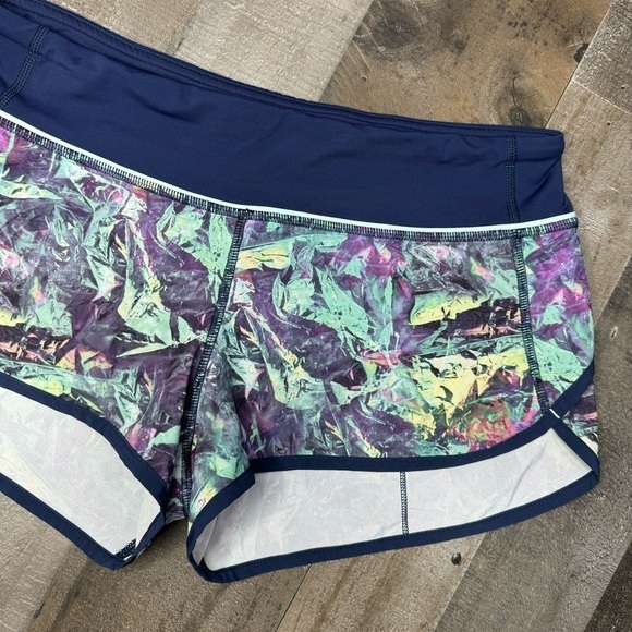 Lululemon Run: Speed Short 4 way stretch size 6 - Picture 4 of 13